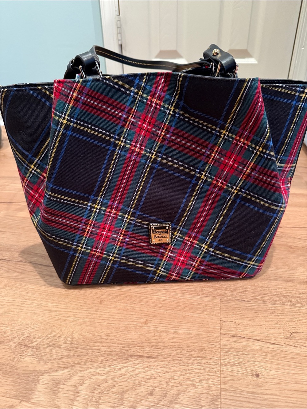 NWOT GORGEOUS Dooney & Bourke Red/Navy Tartan Plaid Tote
